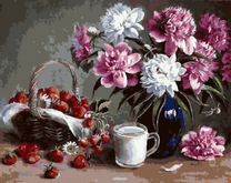 Натюрморт с букетом пионов, клубникой и молоком